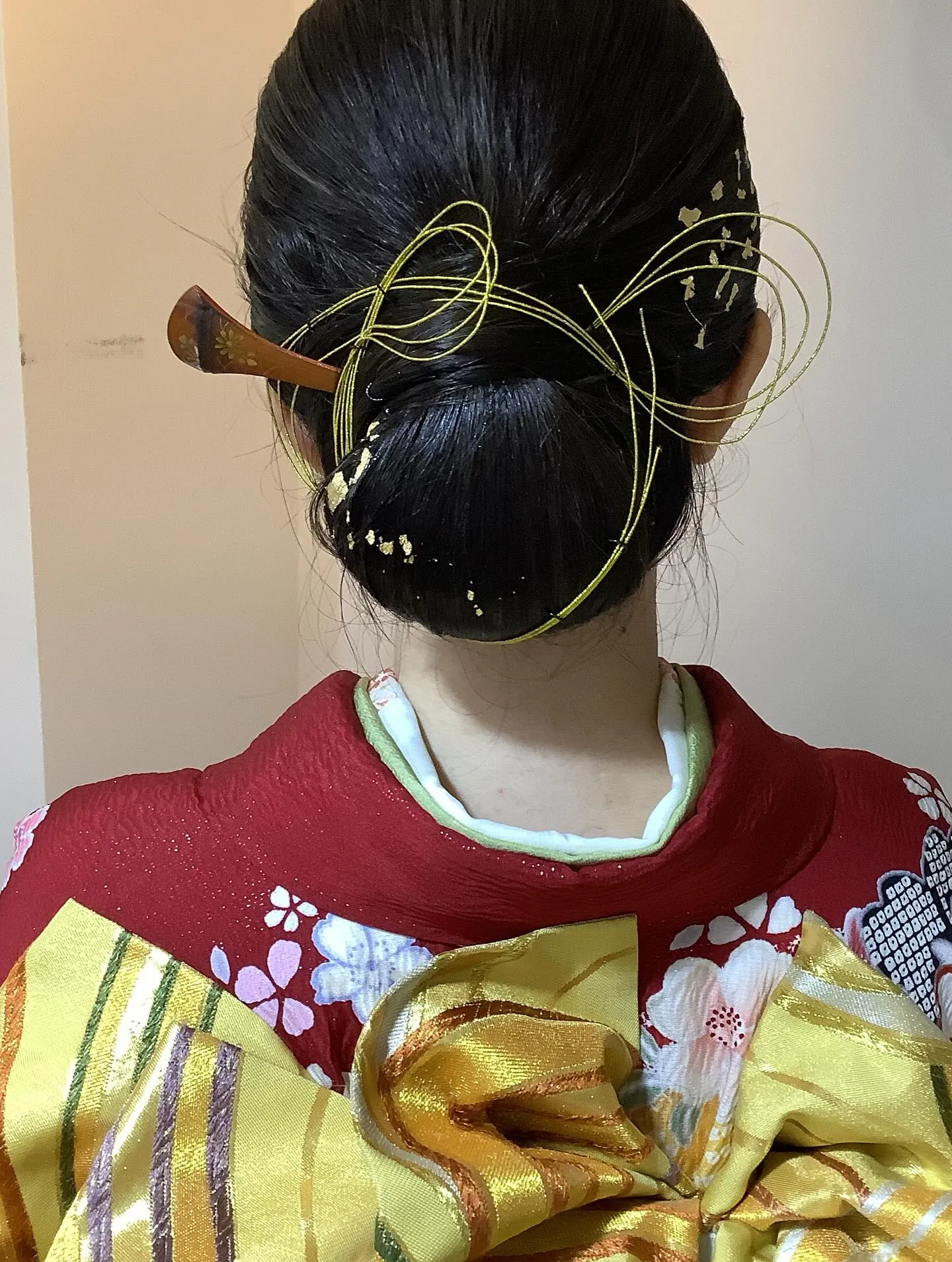 本日、両家お顔合わせのためのヘアセット&着付けをさせていただ...