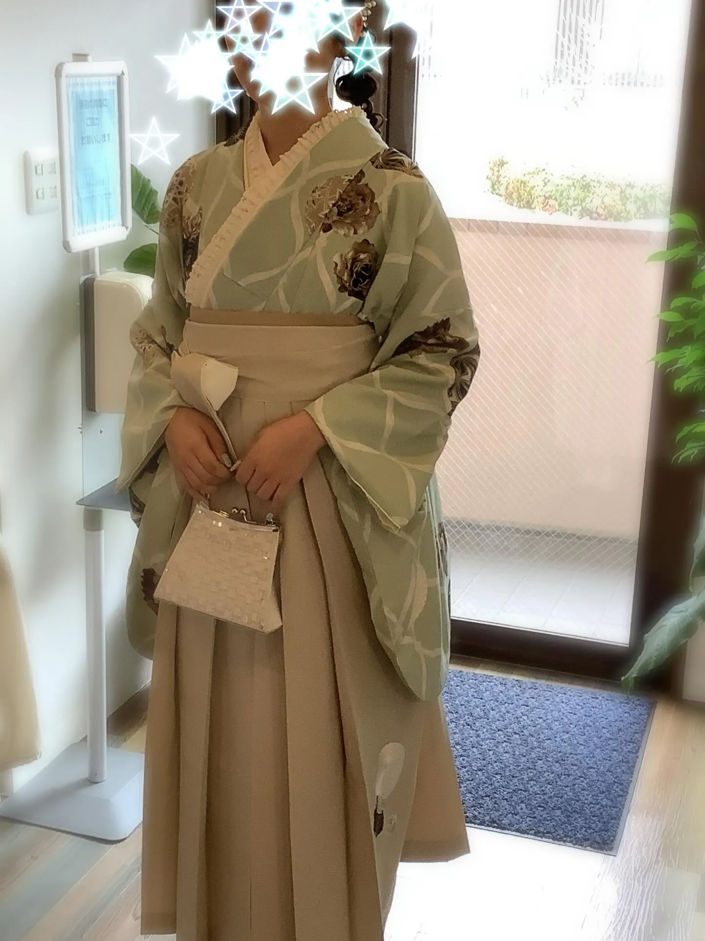 本日も可愛い卒業生の袴着付けとヘアセットをさせていただきまし...