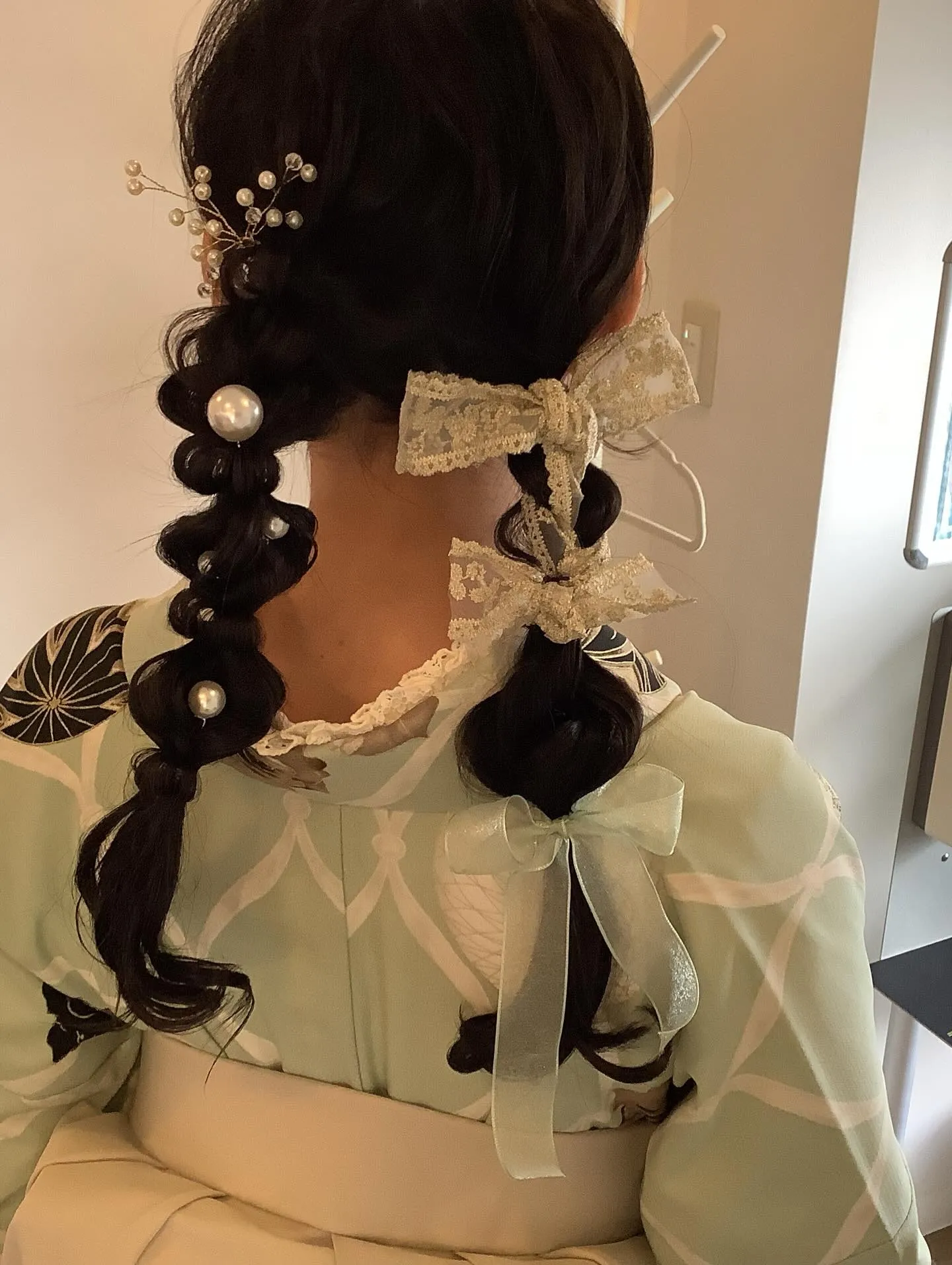 本日も可愛い卒業生の袴着付けとヘアセットをさせていただきまし...