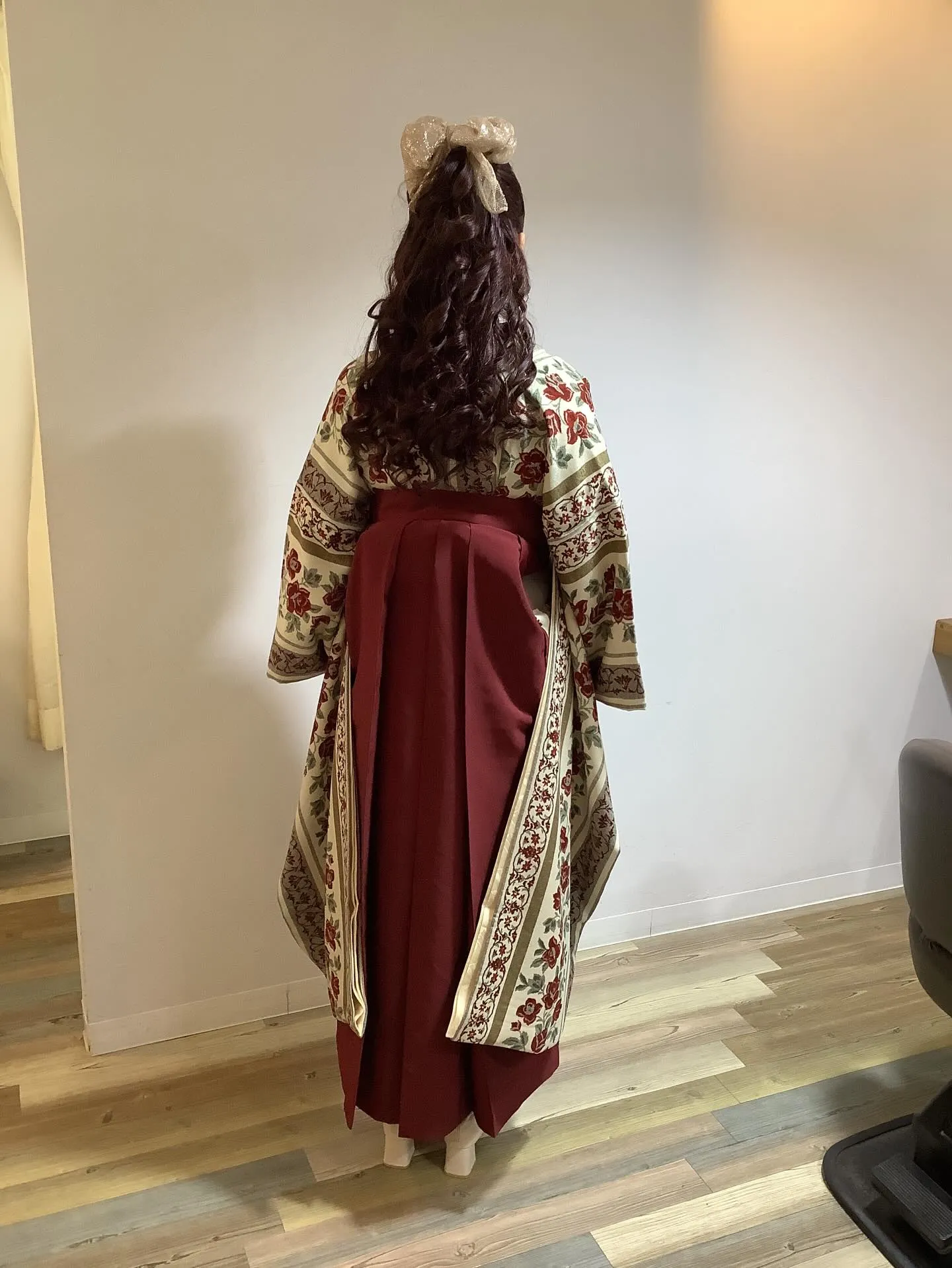 大学卒業生、卒業生のお母様、学校の先生とさまざまな卒業のお支...