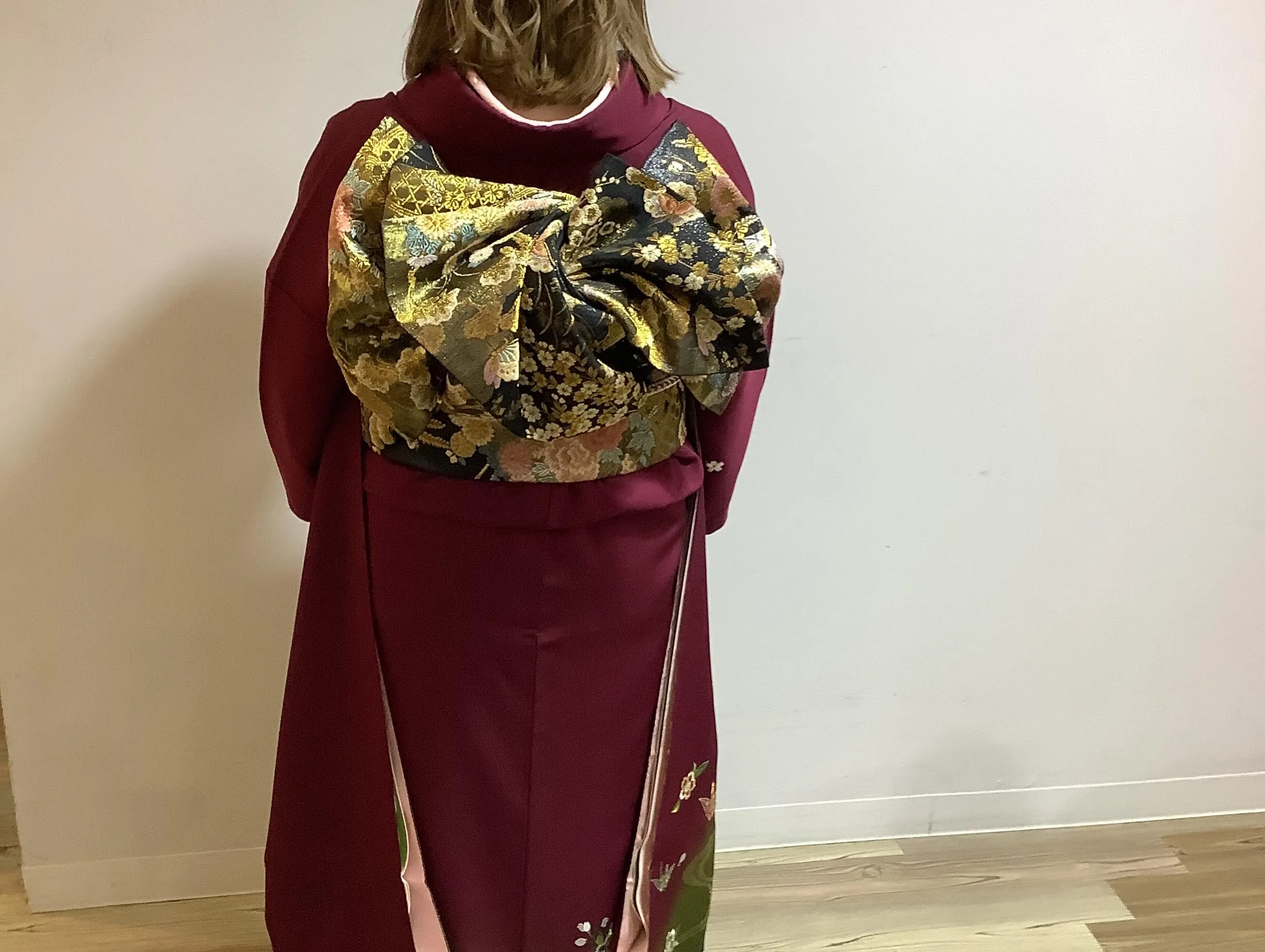 結婚式へご列席のお客様のヘアセットと着付けをさせていただきま...